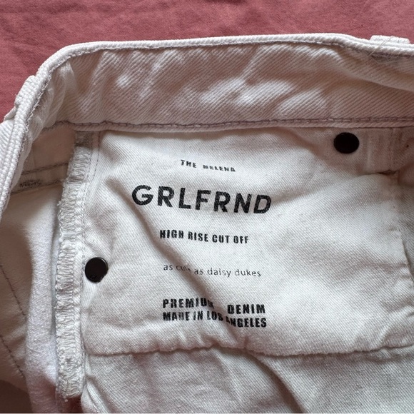 GRLFRND Helena Shorts White 26 - Picture 6 of 6